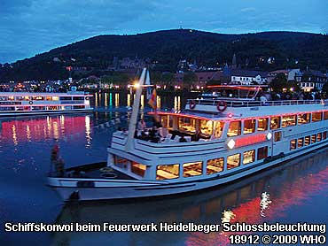 Schiffrundfahrten mit Schiffskonvoi beim Feuerwerk Heidelberger Schlossbeleuchtung.